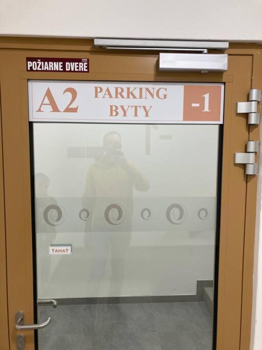 Komfortny Apartman A407 V Centre Nr, Bez Kuchyne, Parkovisko Zdarma Nitra Exteriör bild